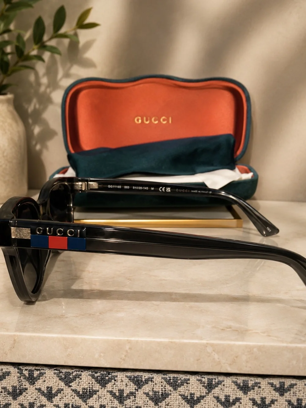 New Gucci Black Sunglasses With Case
